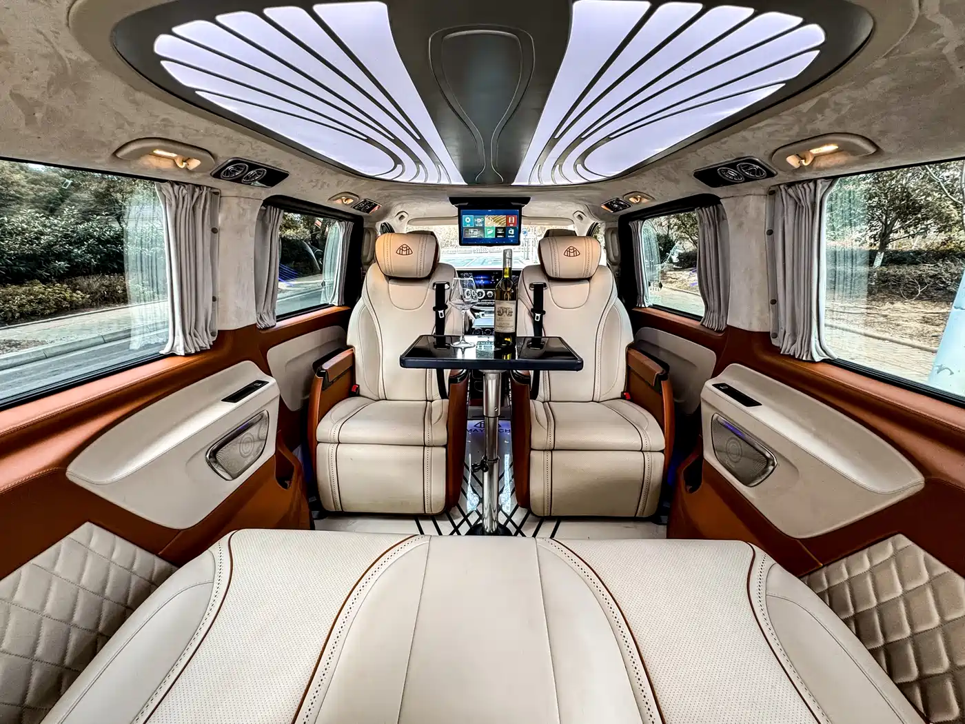Mercedes-Benz Vito 2023 2.0T Business 7-Seater фото 26