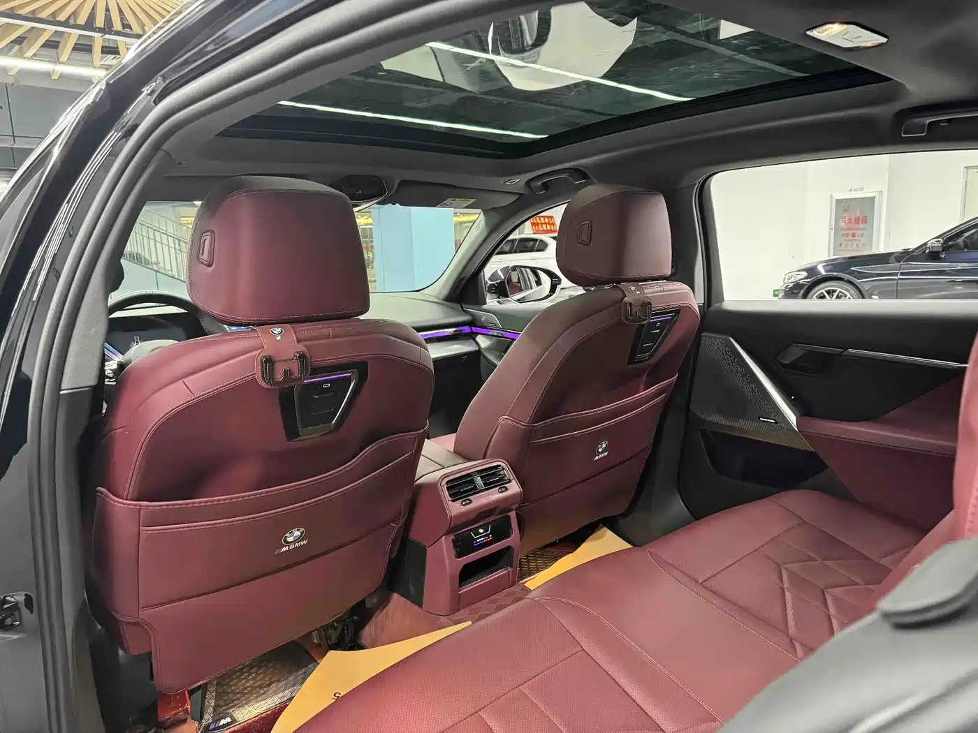 BMW 5 Series 2025 530Li Leading M Sport Package фото 29