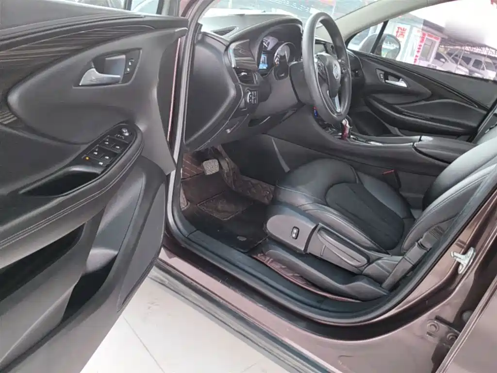 Buick Envision Plus 2018 20T 2WD Leading фото 16