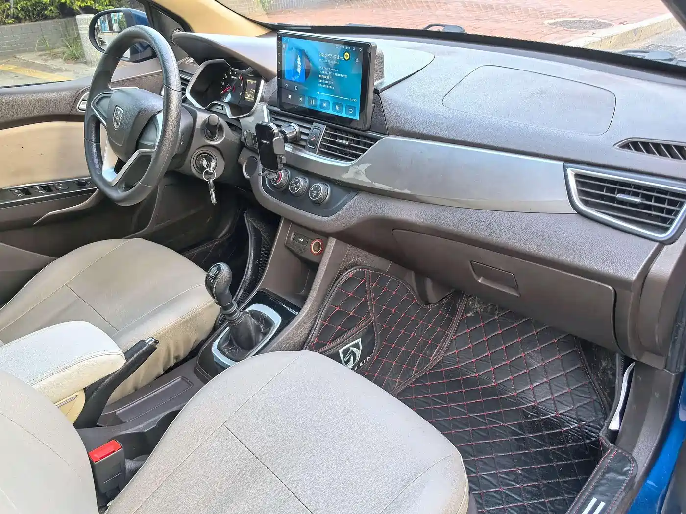 Baojun 310W 2018 2017 1.5L Manual Comfort China V