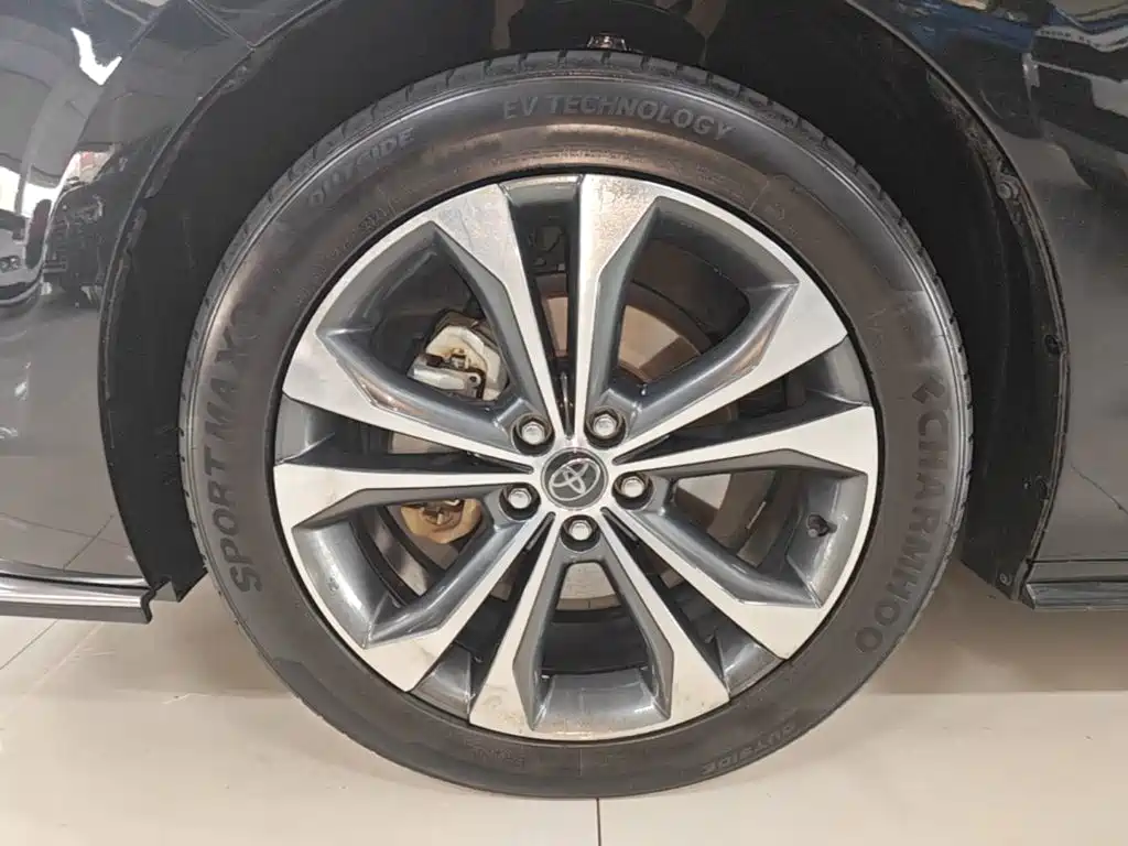 Toyota Granvia 2023 2022 2.5L Hybrid Premium Edition