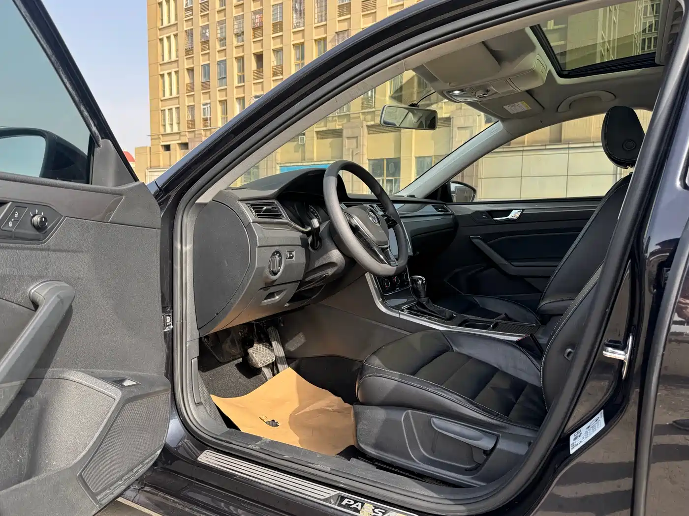 Volkswagen Passat 2015 1.8TSI Automatic Prestige Edition фото 5