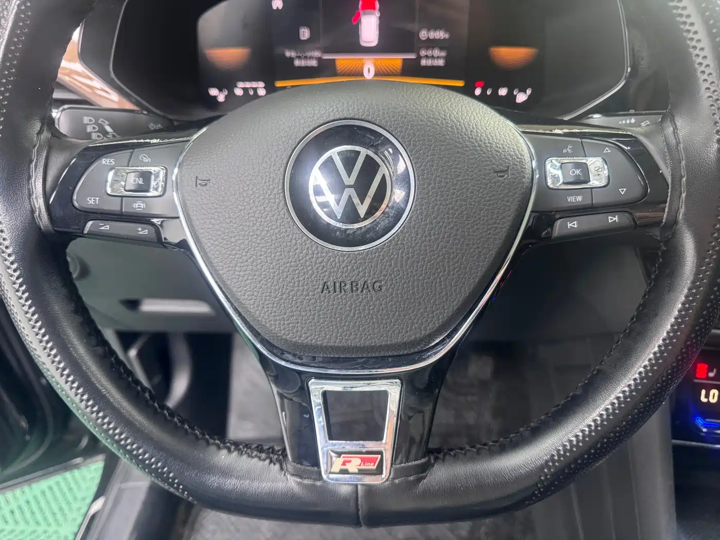 Volkswagen Tharu 2022 280TSI FWD Luxury Edition фото 21