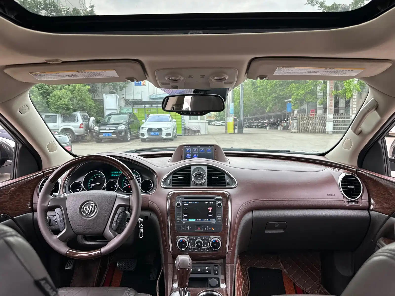 Фото 13 - Buick Enclave
