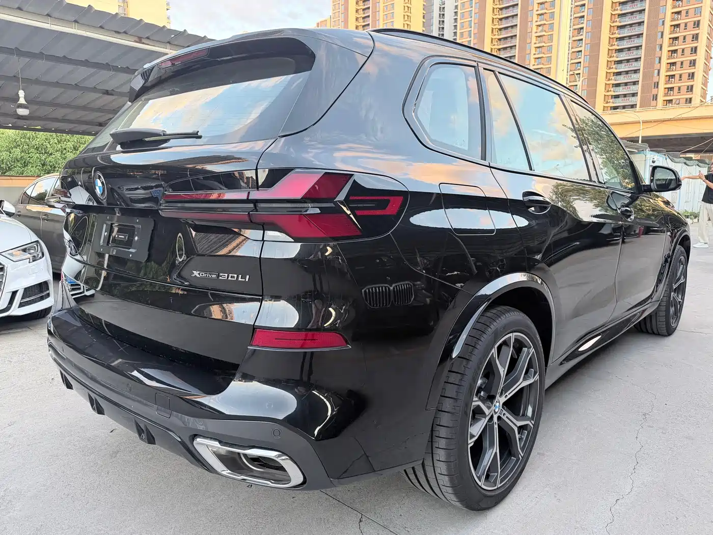 BMW X5 2026 2026 Facelift xDrive 30Li Exclusive M Sport Shadowline Package