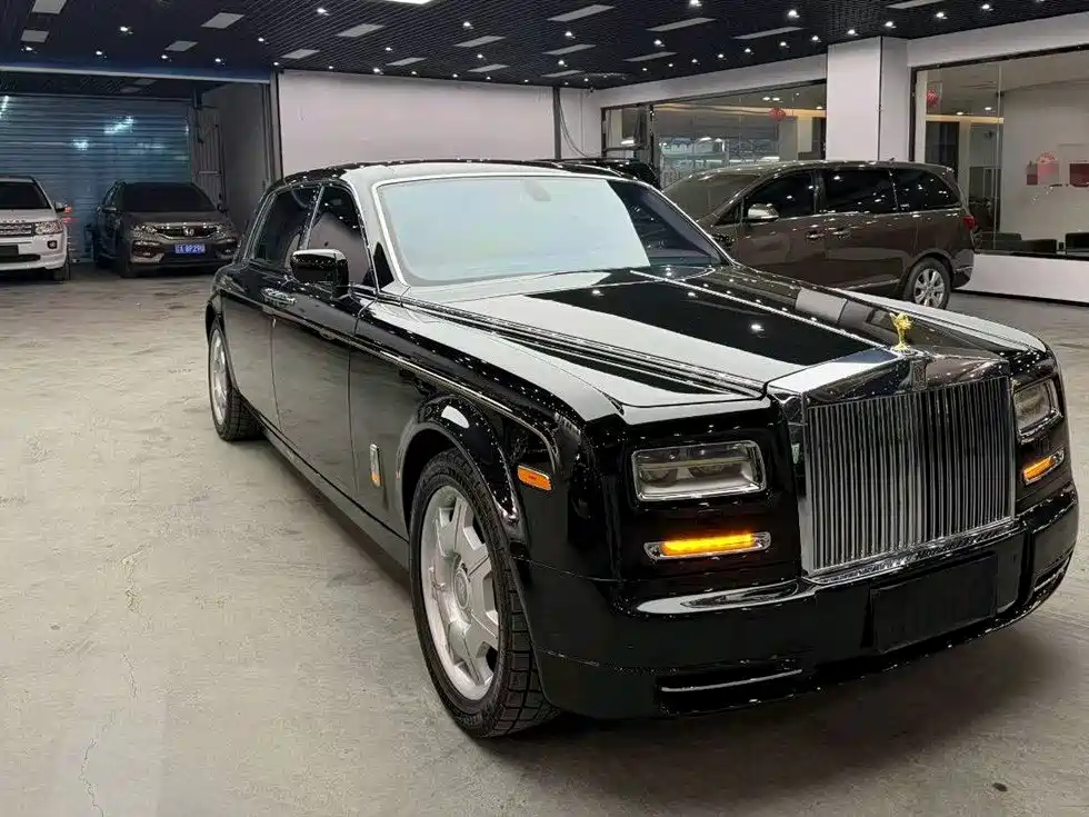 Фото 3 - Rolls-Royce Phantom