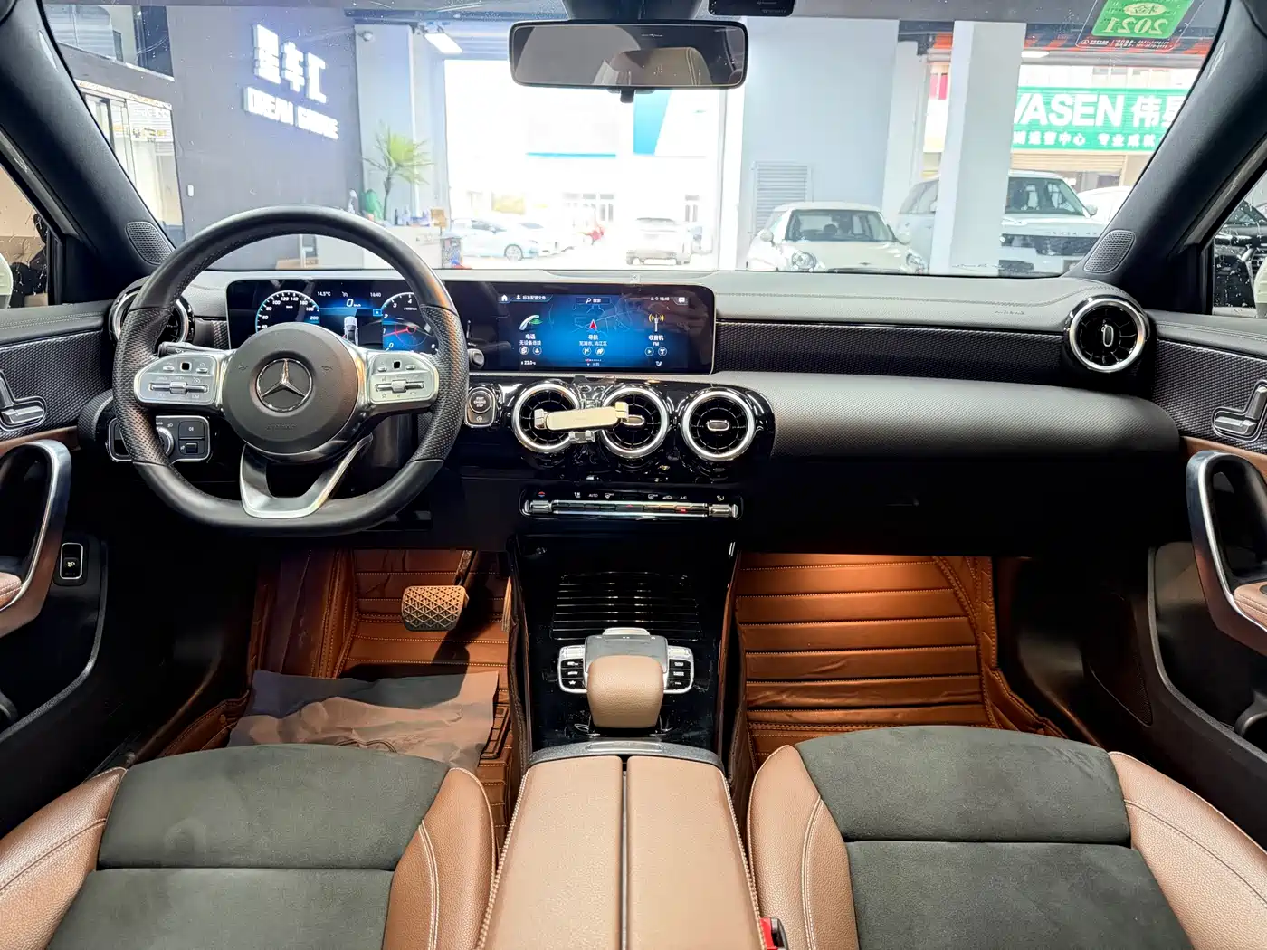 Mercedes-Benz A-Class 2019 A 200 L Sport Sedan фото 6