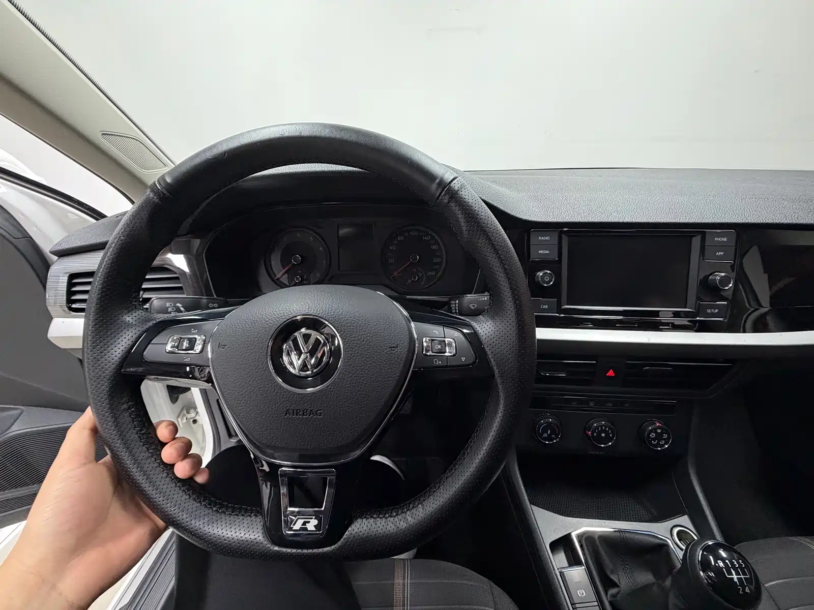 صورة 13 - Volkswagen Lavida