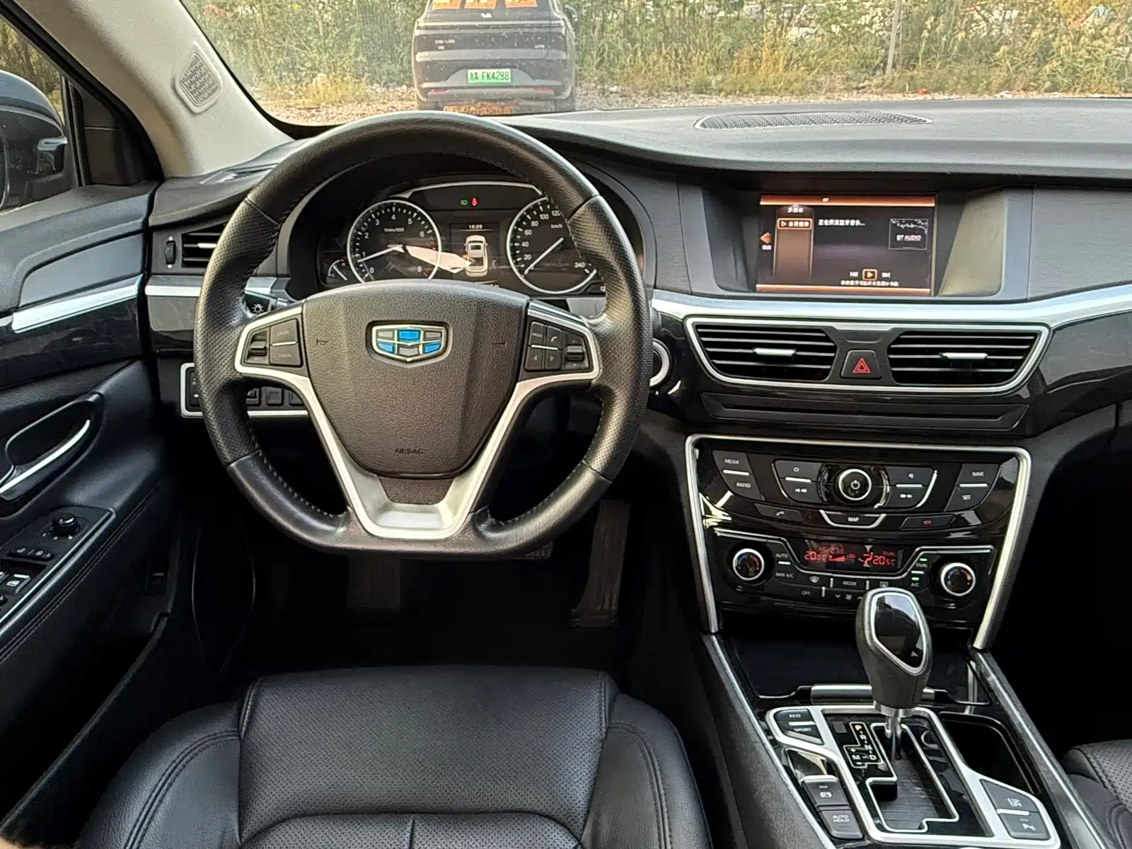 Фото 3 - Geely Borui