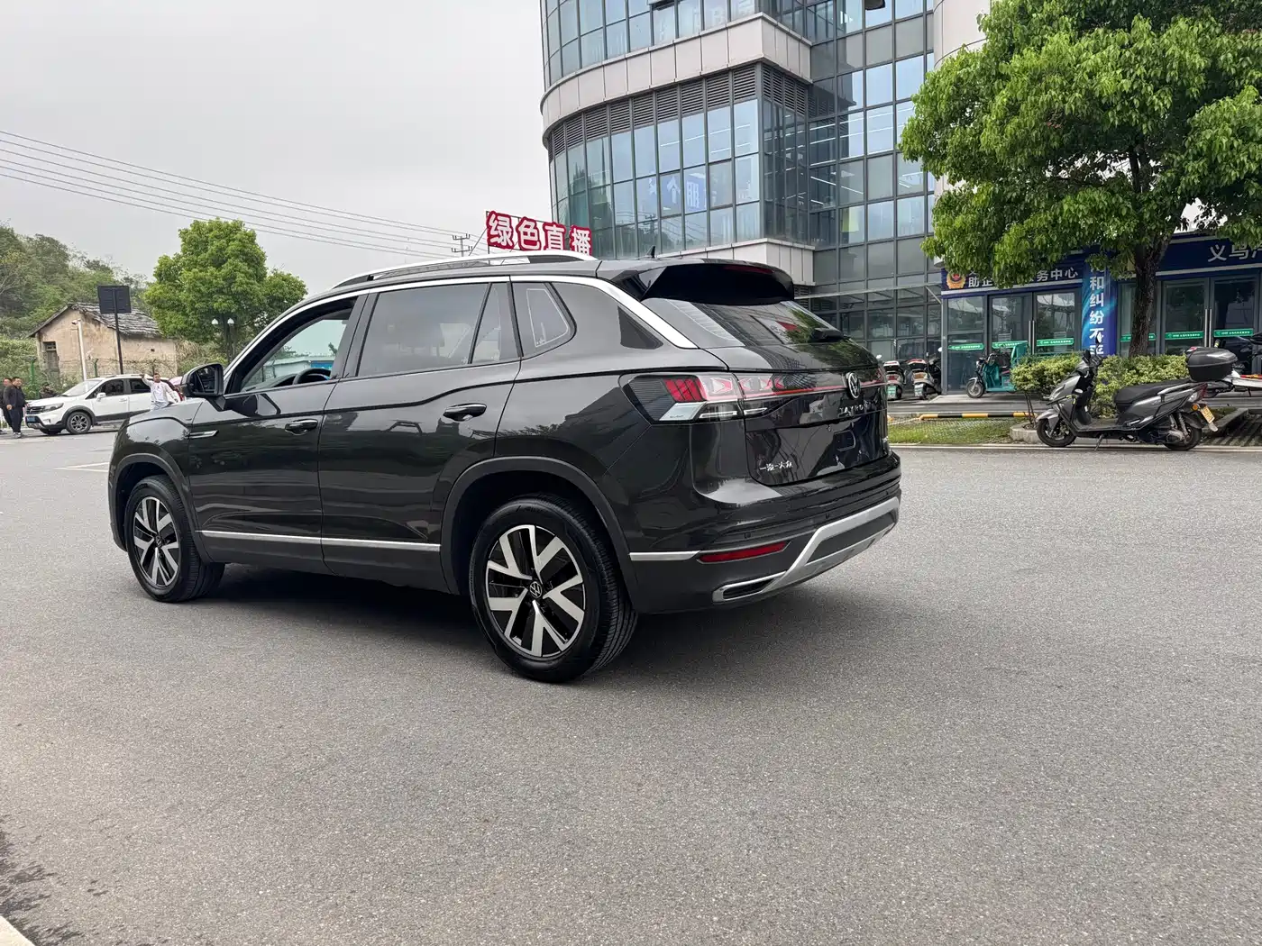 Volkswagen Tayron 2023 330TSI 2WD Luxury Plus Advanced Edition фото 8