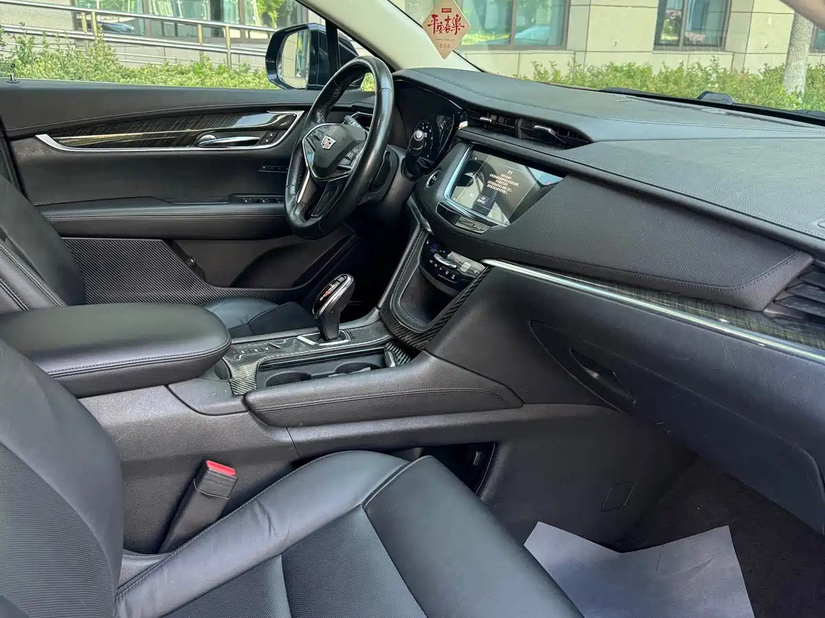 Фото 4 - Cadillac XT5