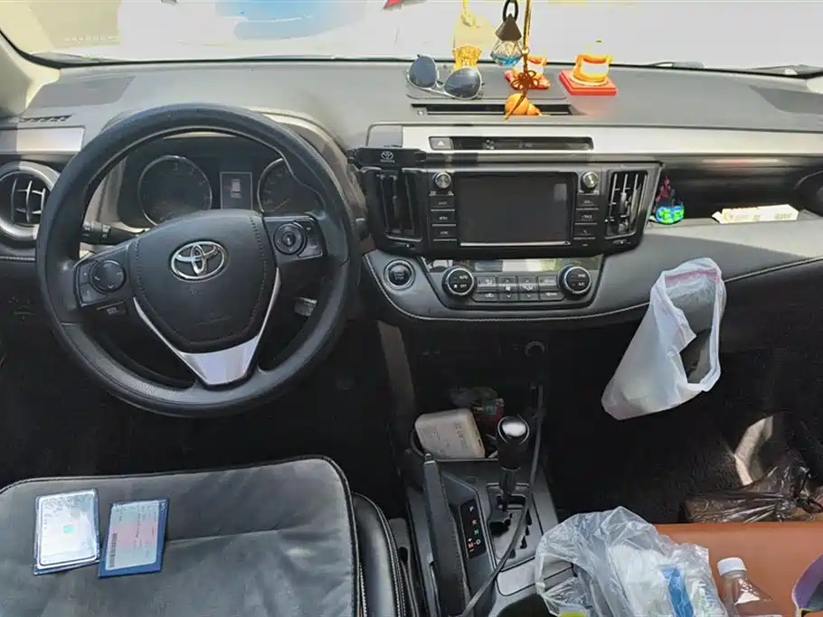 Toyota RAV4 Rongfang 2019 2.0L CVT 2WD Trend X Limited Edition China V фото 12