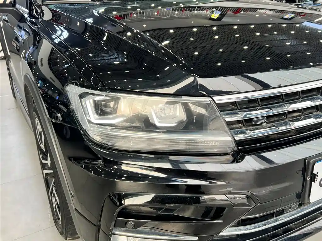 Volkswagen Tiguan L 2021 330TSI Automatic 2WD R-Line Premium фото 12