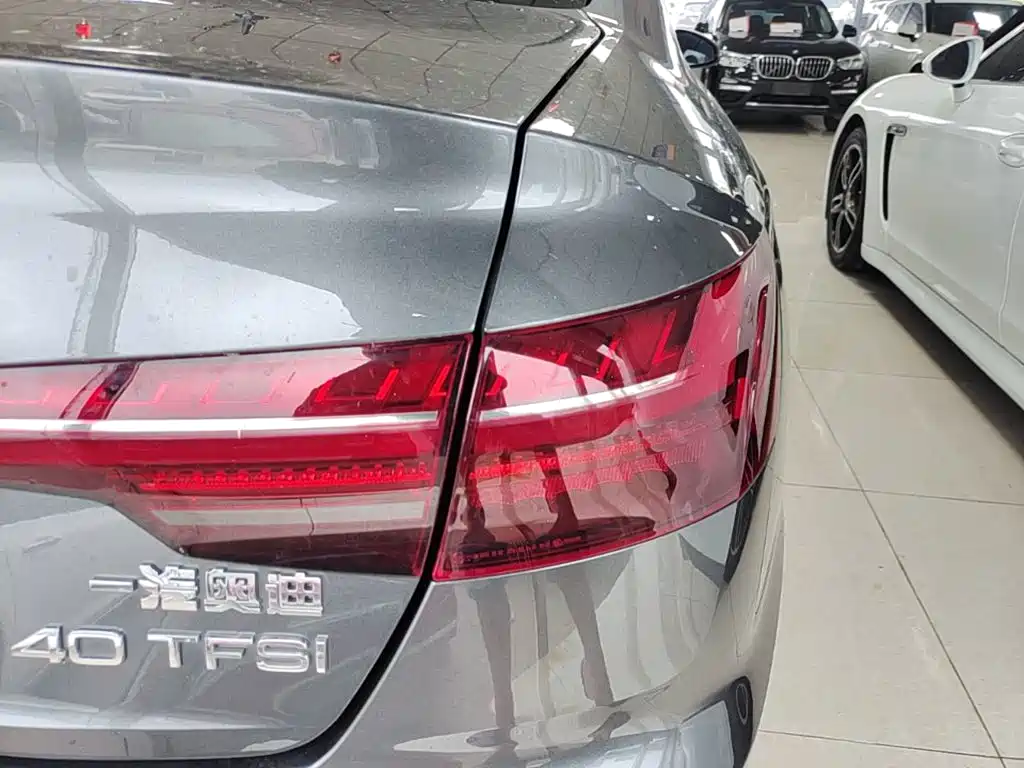 Фото 8 - Audi A4L