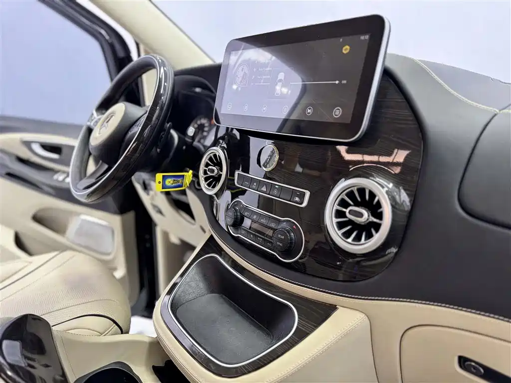 Mercedes-Benz Vito 2021 2.0T Elite 7-Seater фото 15