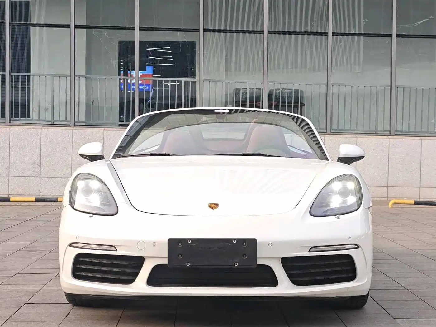 Porsche 718 2023 Boxster Style Edition 2.0T фото 2