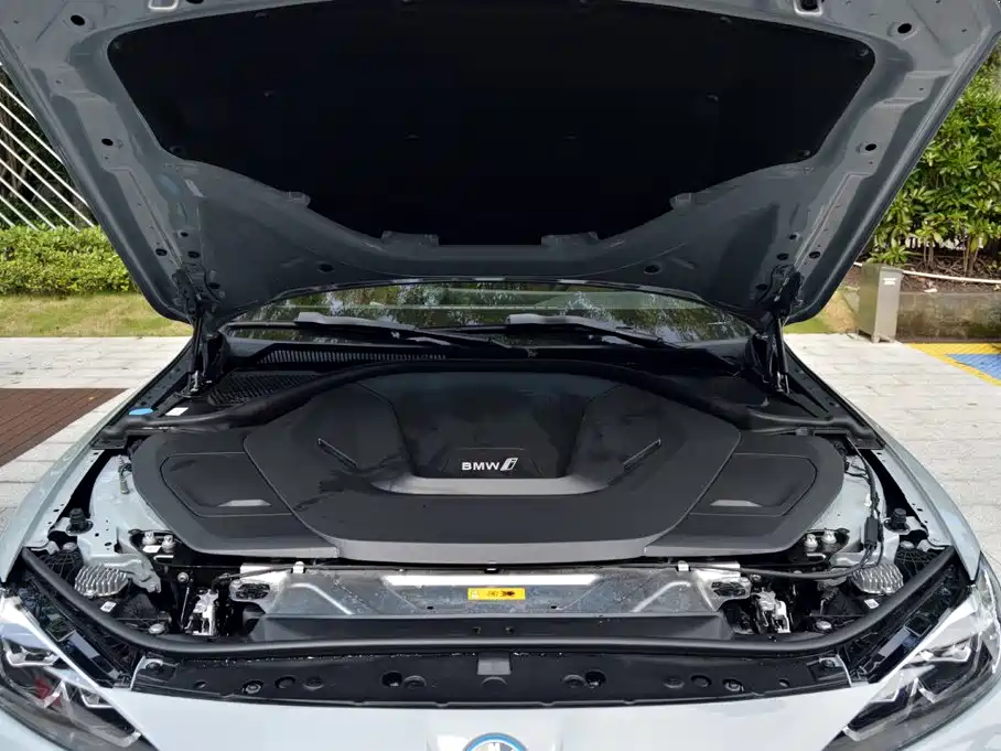 BMW i4 2026 2025 eDrive40
