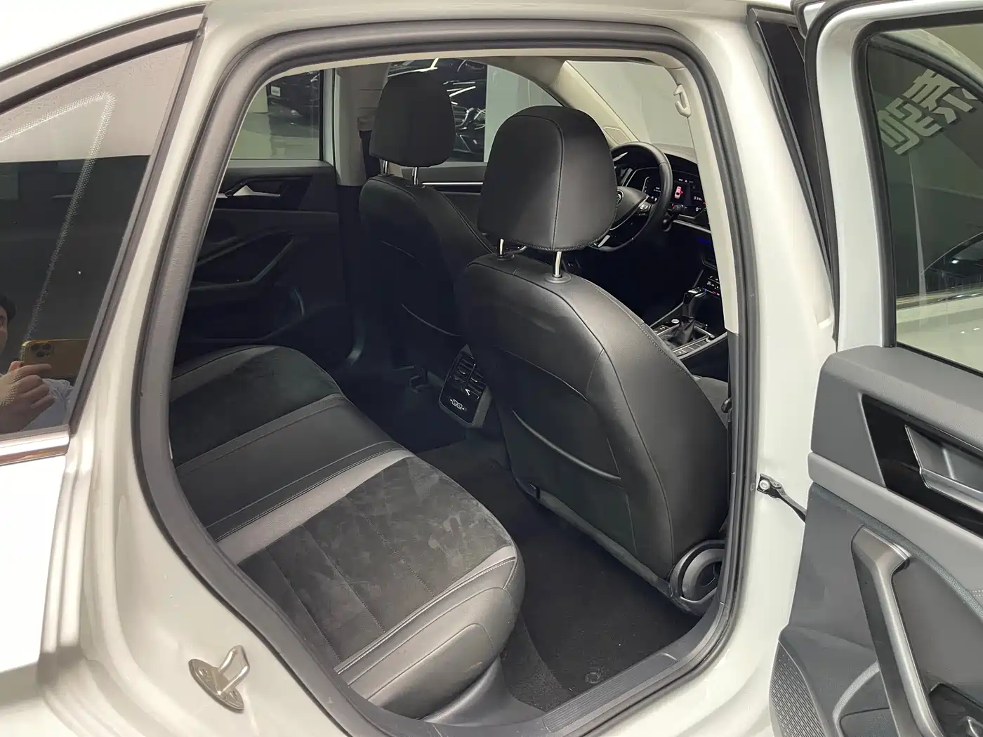 Volkswagen Sagitar 2021 280TSI DSG Luxury Smart Connect фото 12