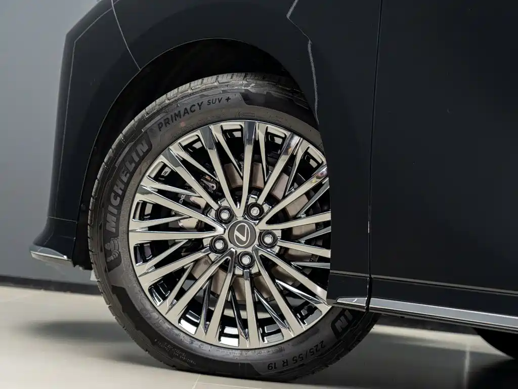 Lexus LM 2026 2025 Model 500h Four-Seater Imperial Edition