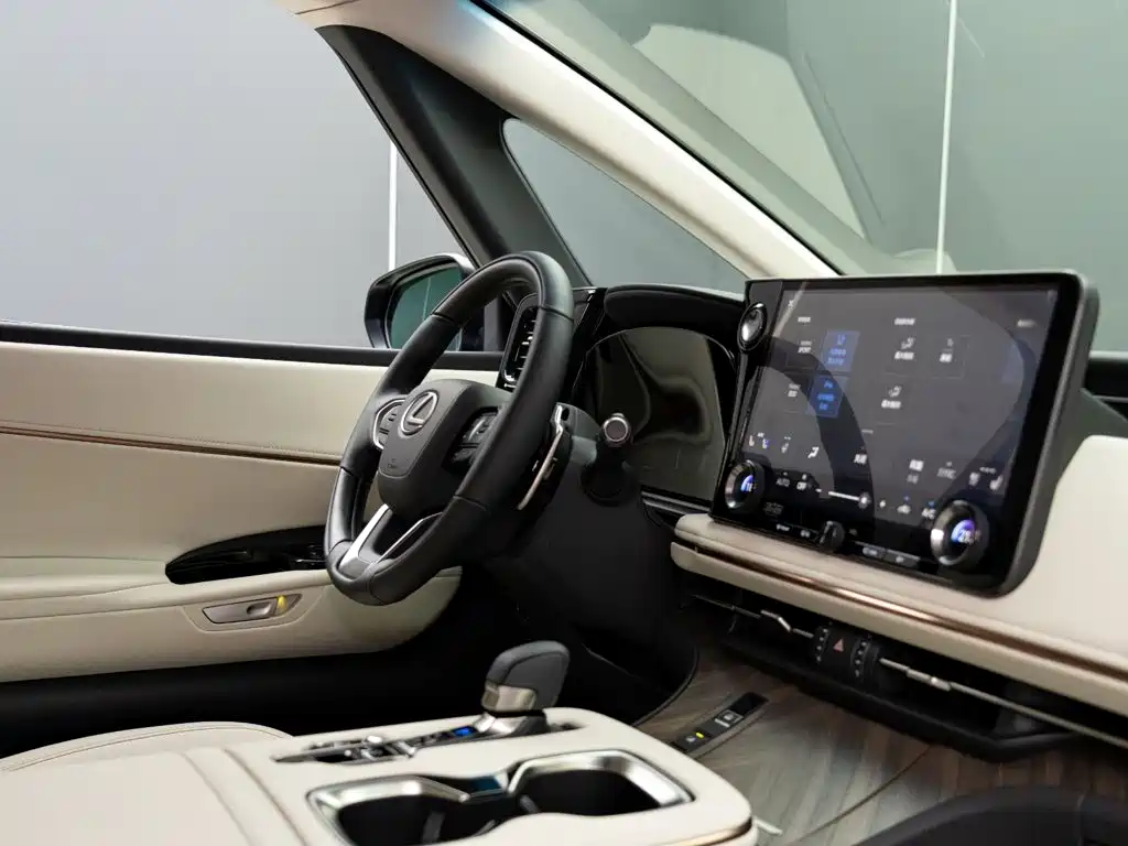Lexus LM 2026 2025 Model 500h Four-Seater Imperial Edition
