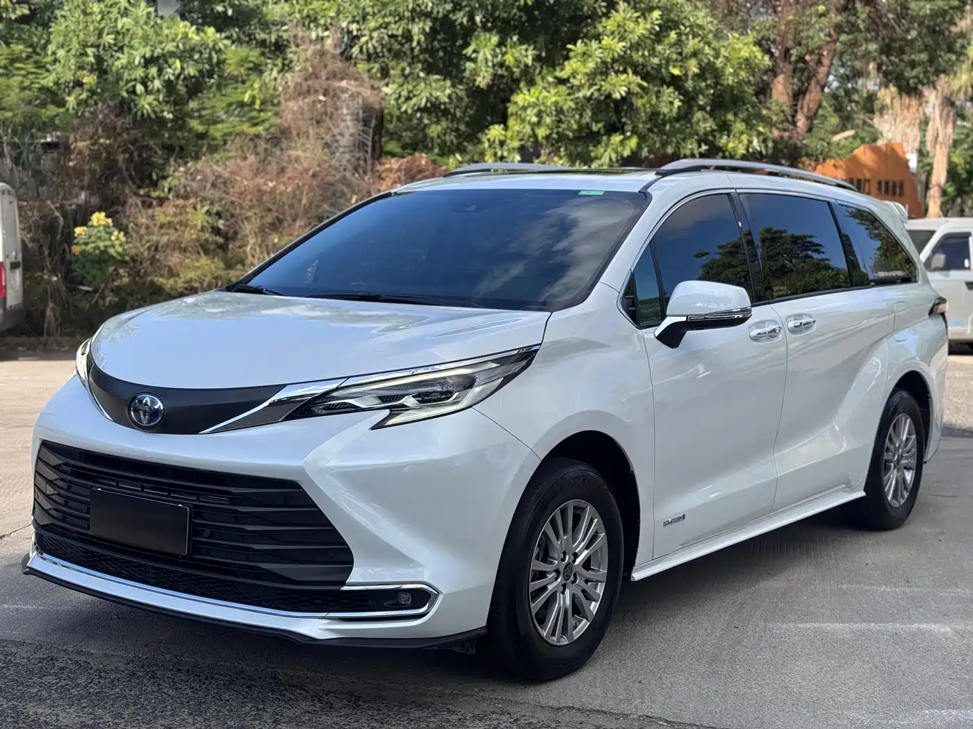 Toyota Sienna 2023 2.5L Hybrid Comfort Edition