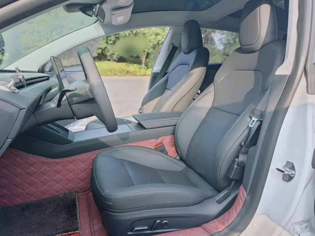 Tesla Model 3 2026 2025 Model Year Facelift Rear-Wheel Drive