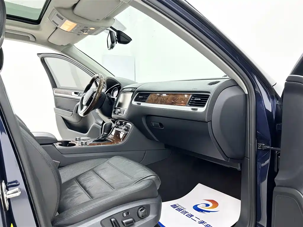 Volkswagen Touareg 2011 3.0TSI Premium фото 8
