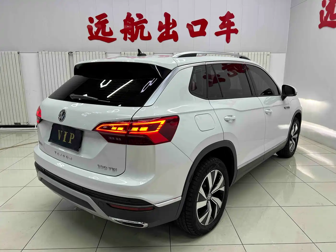 Volkswagen Tayron 2022 280TSI 2WD Luxury Smart Connect Edition фото 4