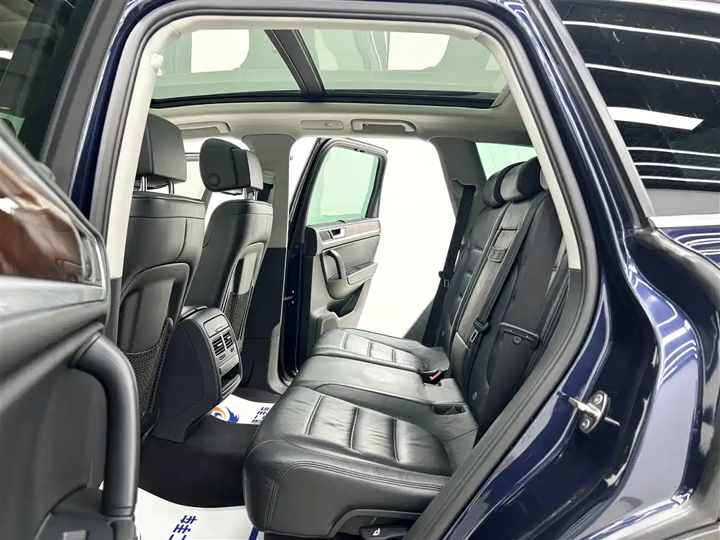 Volkswagen Touareg 2011 3.0TSI Premium фото 6