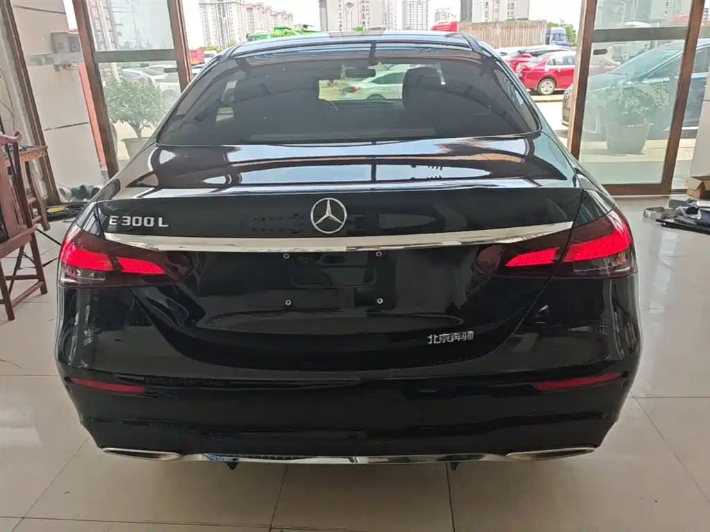 MERCEDES-BENZ E-CLASS