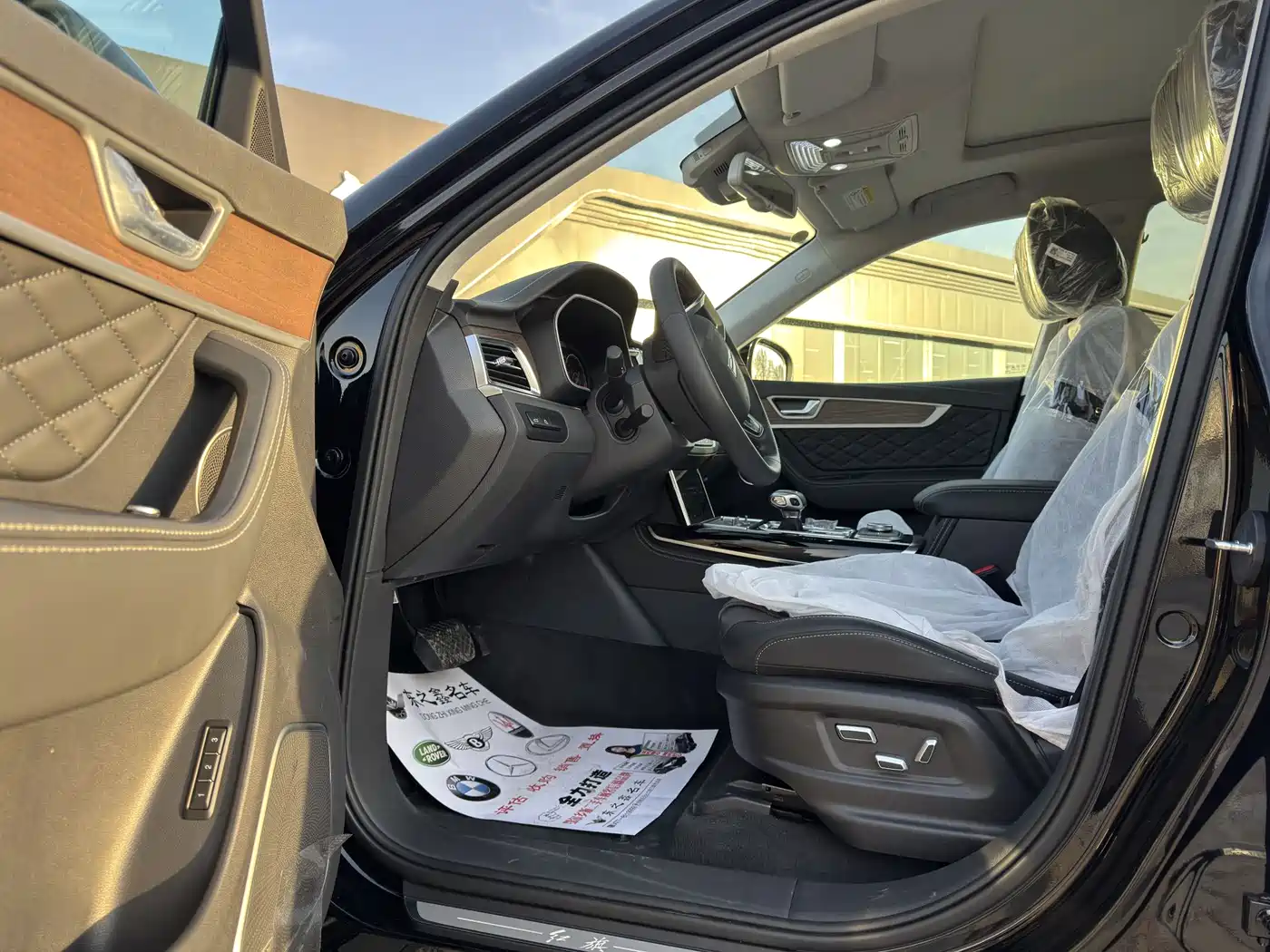 Hongqi HS7 2022 3.0T Automatic 4WD ZhiLian QiChang Edition 5-seater фото 8
