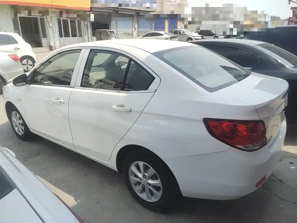 Chevrolet Sail 2015 Sail 3 1.3L Manual Ideal Edition фото 5