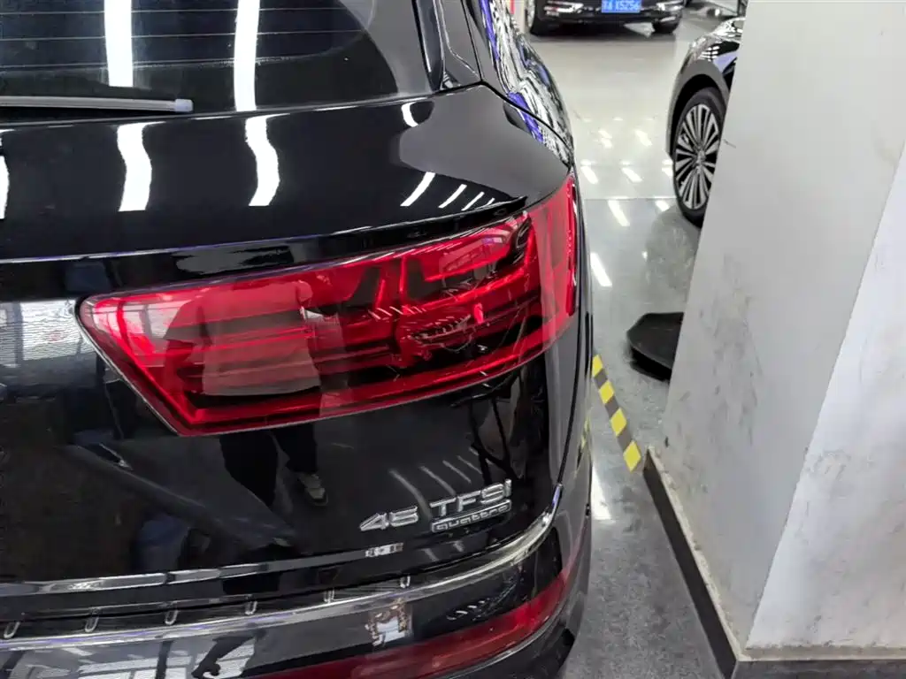 Audi Q7 2018 40 TFSI Comfort фото 8