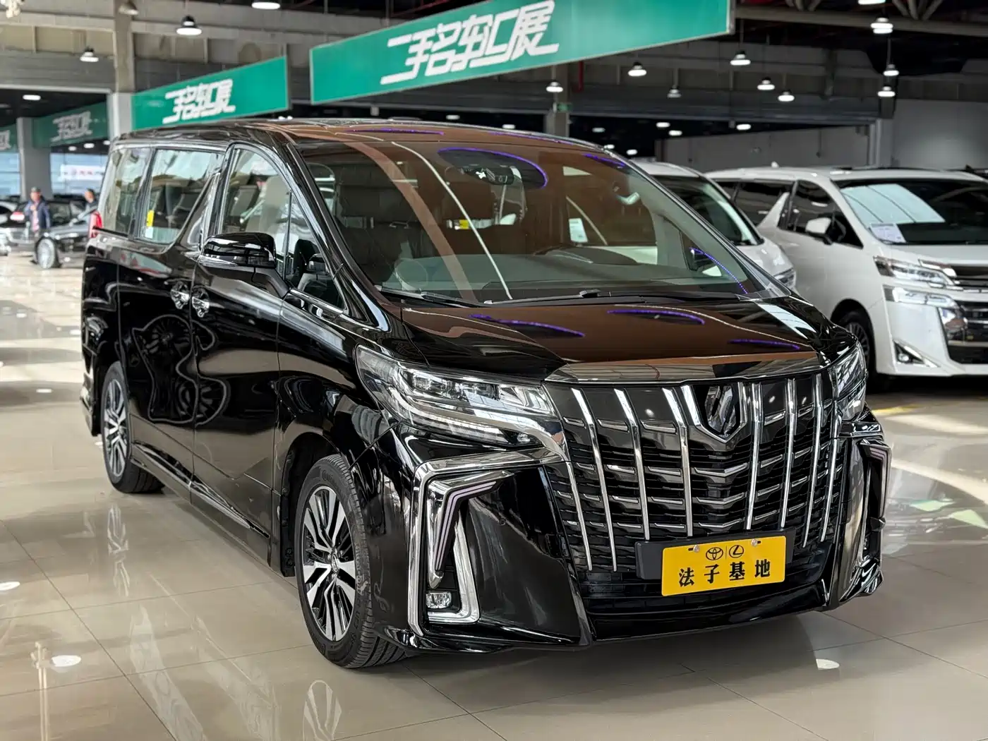 Toyota Alphard 2018 Facelift 3.5L Premium Edition фото 3
