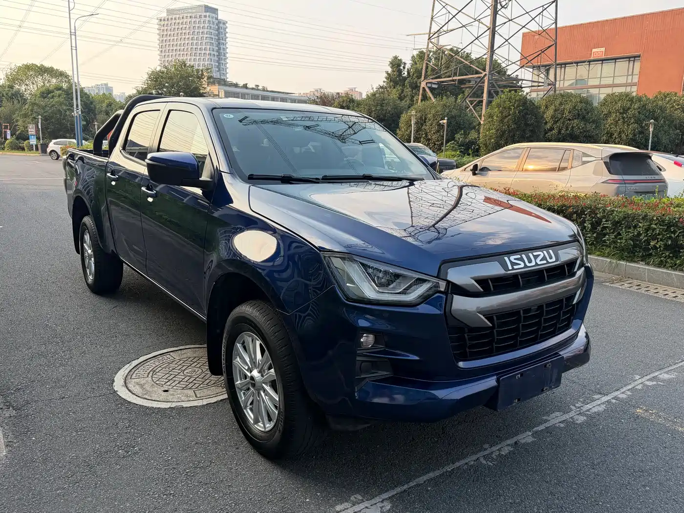 Isuzu Lingtuo 2024 2023 2.5T Automatic 2WD Diesel Flagship Long Wheelbase