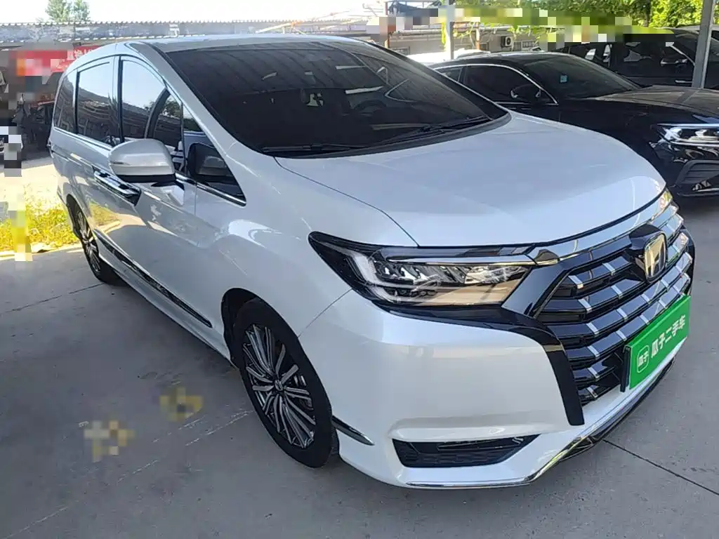 Фото 4 - Honda Elysion