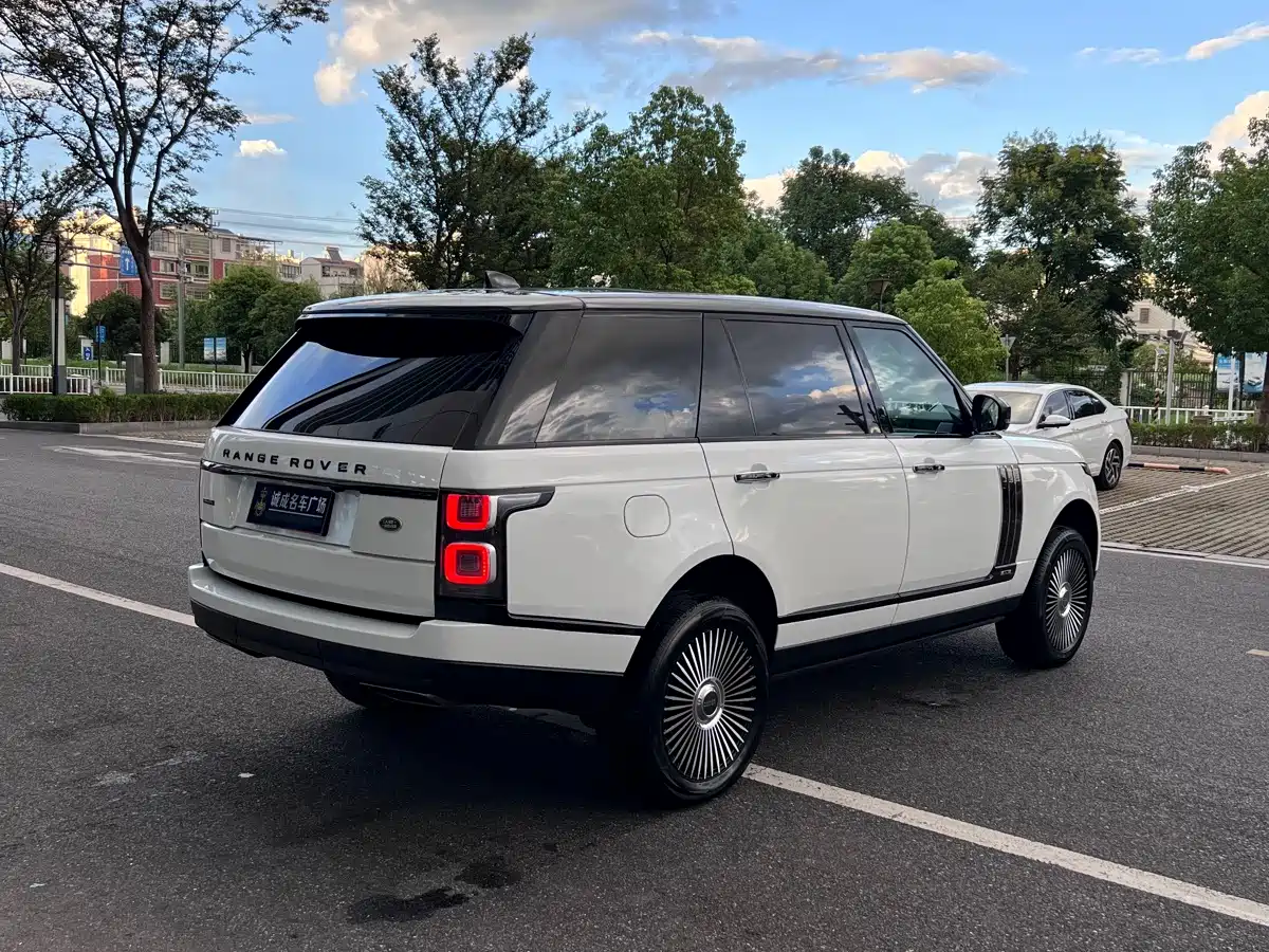 Фото 9 - Land Rover Range Rover