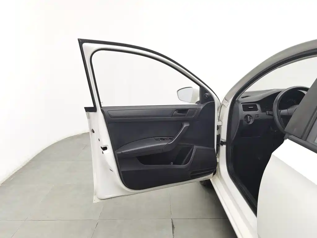 صورة 8 - Volkswagen Santana