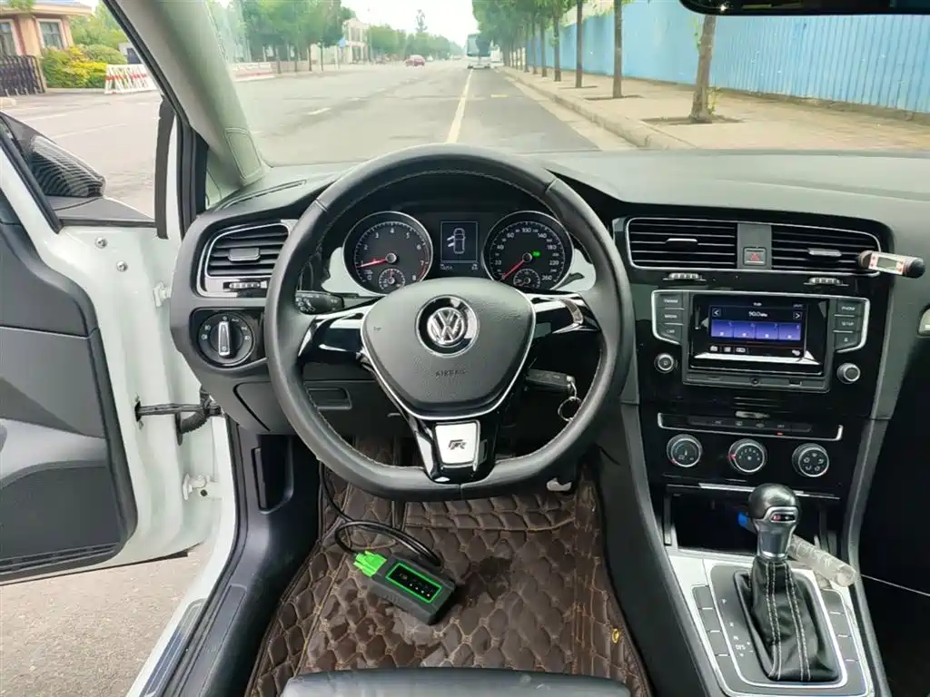 Volkswagen Golf 2016 1.4TSI 25th Anniversary Edition фото 11