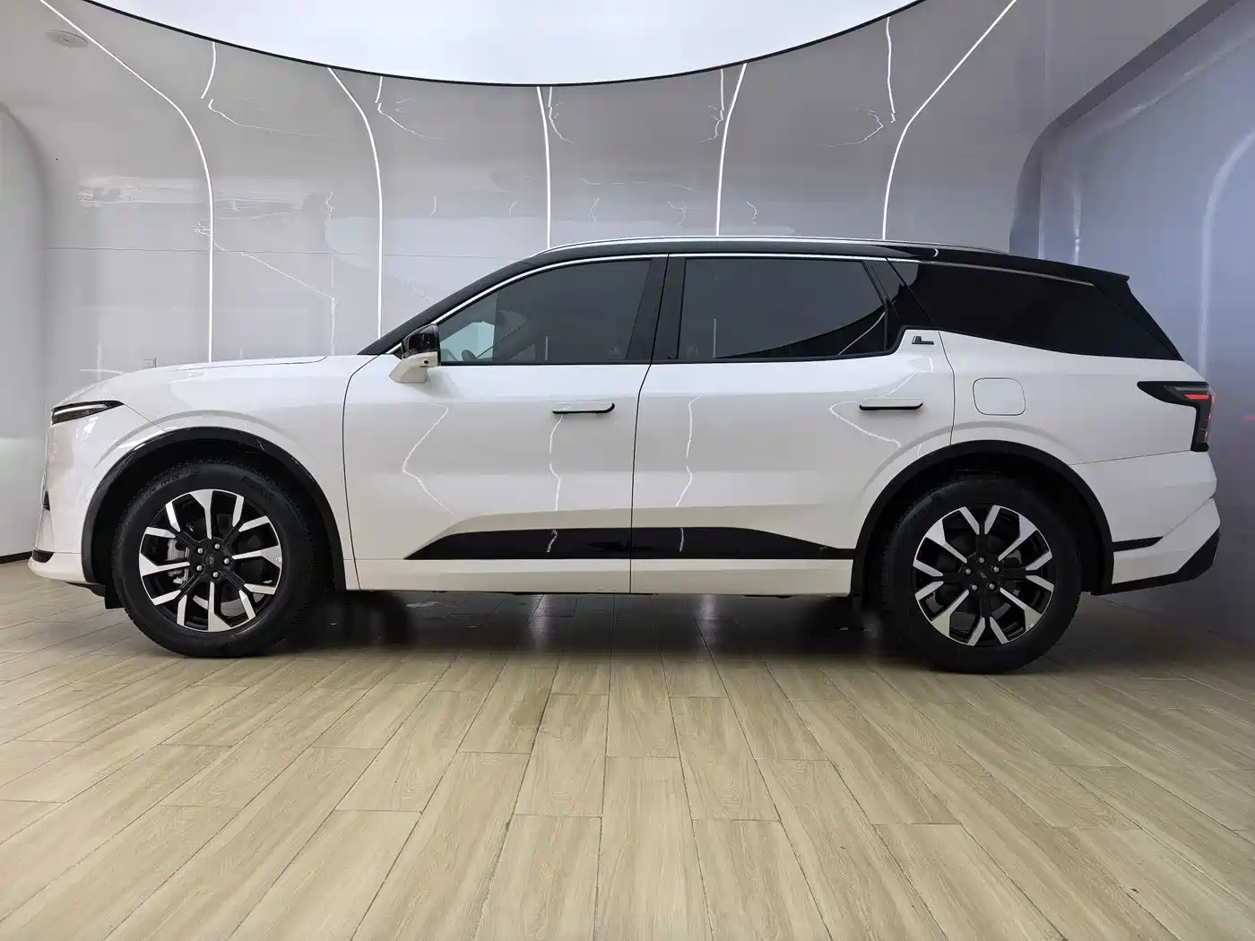 Ford Edge 2025 2025 Edge L 2.0T EcoBoost E Hybrid AWD 7-seater Premium