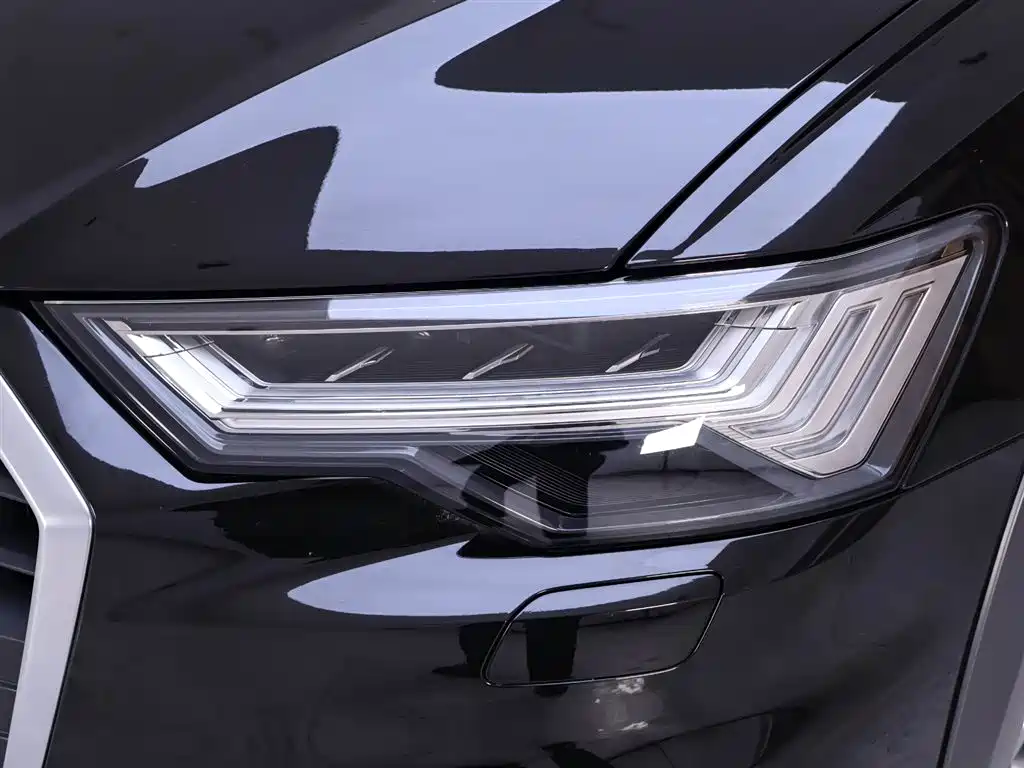 Audi A6 (Import) 2023 Model allroad quattro 55 TFSI Premium Off-road Version фото 4