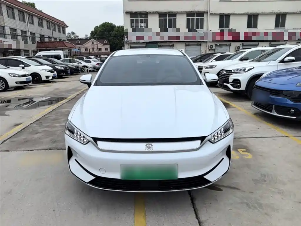 BYD Qin PLUS 2024 Glory Edition EV 420KM Leading фото 3