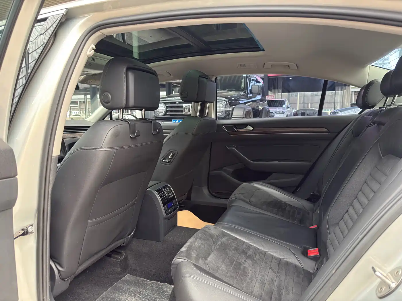 Volkswagen Magotan 2017 330TSI DSG Luxury фото 13