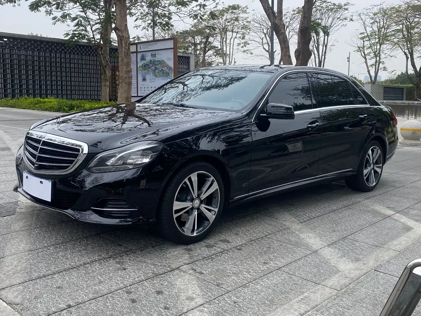 Mercedes-Benz E-Class 2015 E 320 L Luxury 4MATIC