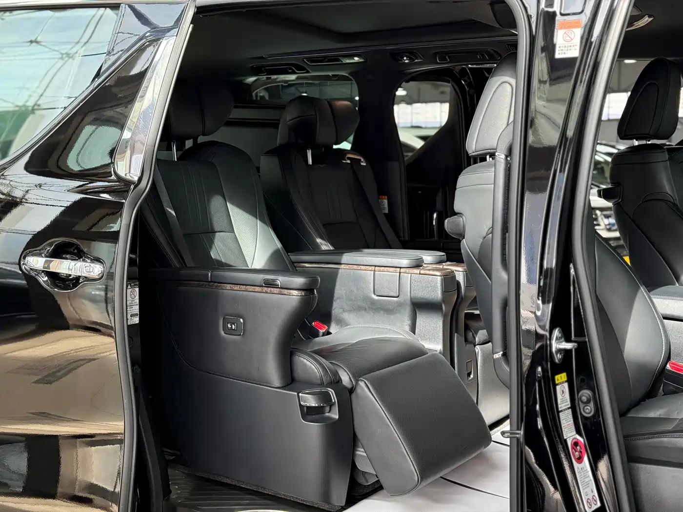 Toyota Alphard 2018 Facelift 3.5L Premium Edition фото 19