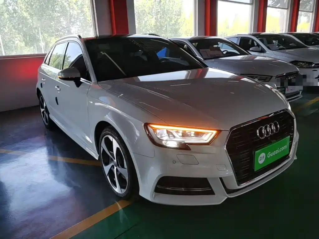 Audi A3 2018 30th Anniversary Sportback 40 TFSI Sport фото 4