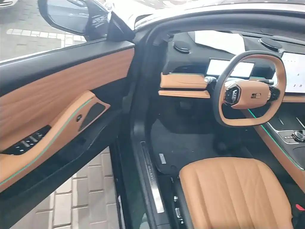 Geely Galaxy Galaxy Xingyao 8 2025 130km EM-P Starship Edition фото 16