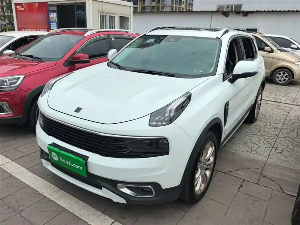 Lynk & Co 01 2017 2.0T 2WD Pro Version фото 2