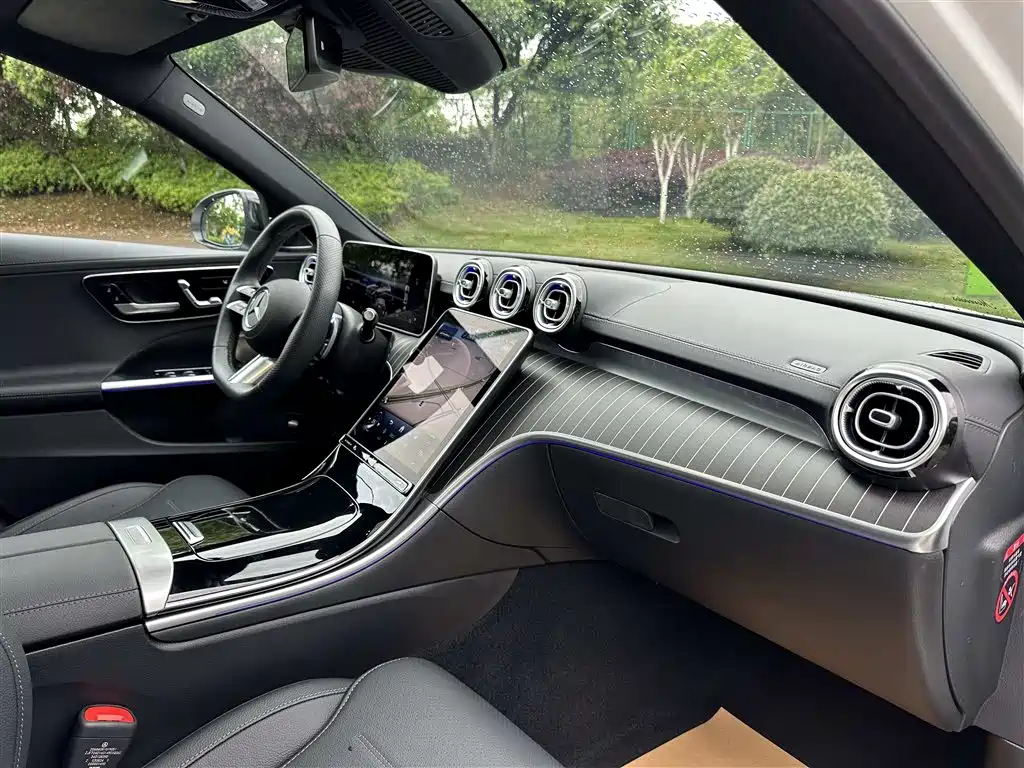 Mercedes-Benz C-Class 2025 C 260 L Night Sport Edition фото 7