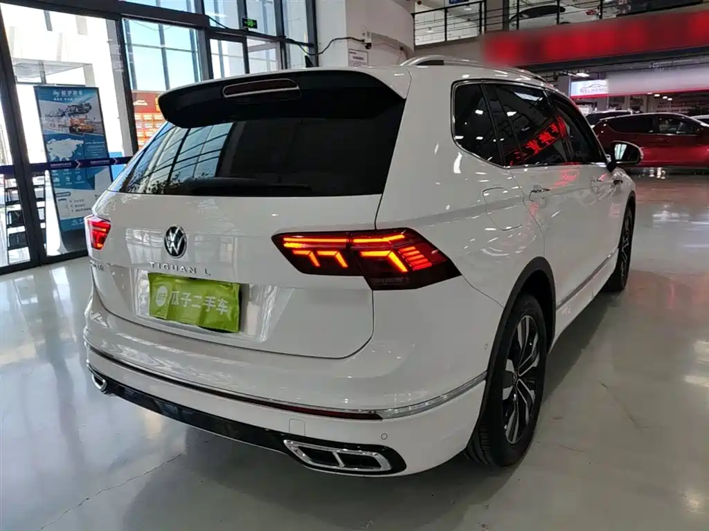 Volkswagen Tiguan L 2022 330TSI Auto 2WD R-Line Premium Edition фото 7